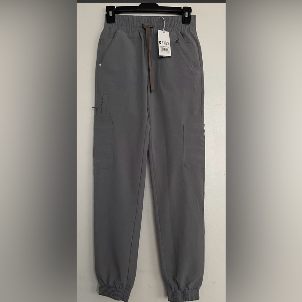 Figs Charlotte 21 Pocket Slim Jogger Scrubs - Picture 6 of 13